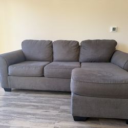 Gray 2-Piece Sectional With Chaise