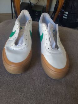 Nike Low-Top Sneakers White Green Gum Sole size 10