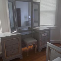 Makeup Vanity 