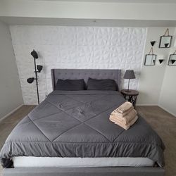 King size bed. Frame/mattress/springbox