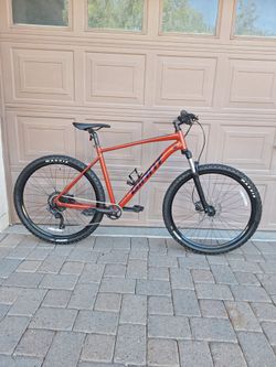 GIANT TALON 2 MOUNTAIN BIKE 29 ER 1 X 9 SPEED( CHECK MY OTHER BIKES)
