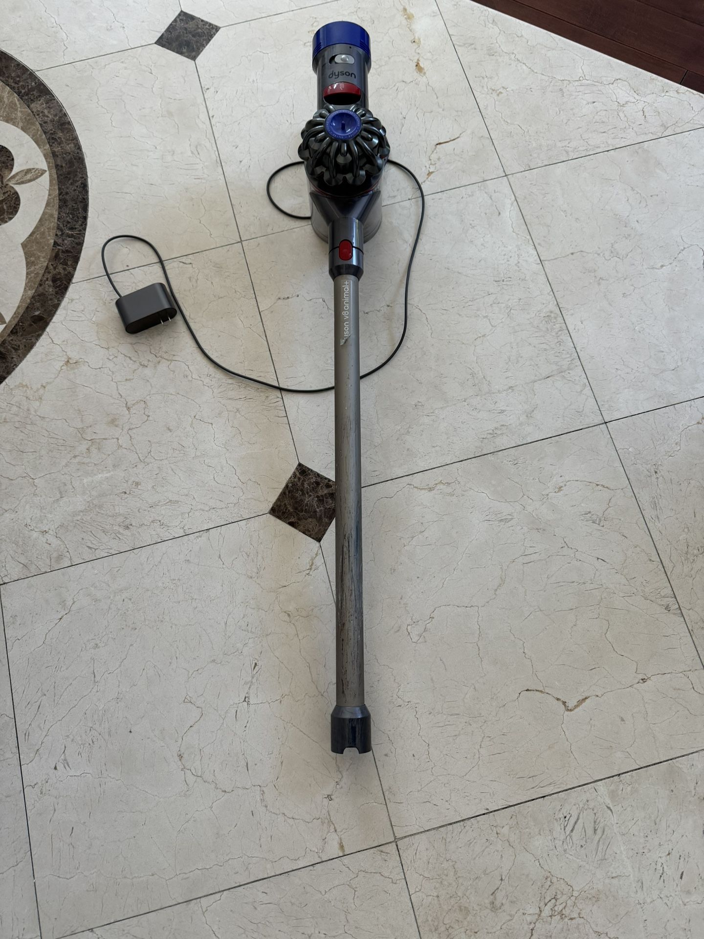 Dyson V8 Vacuum Missing Head