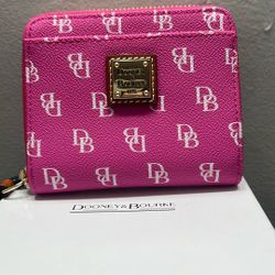 New Dooney and Bourke Wallet For Sale.. 