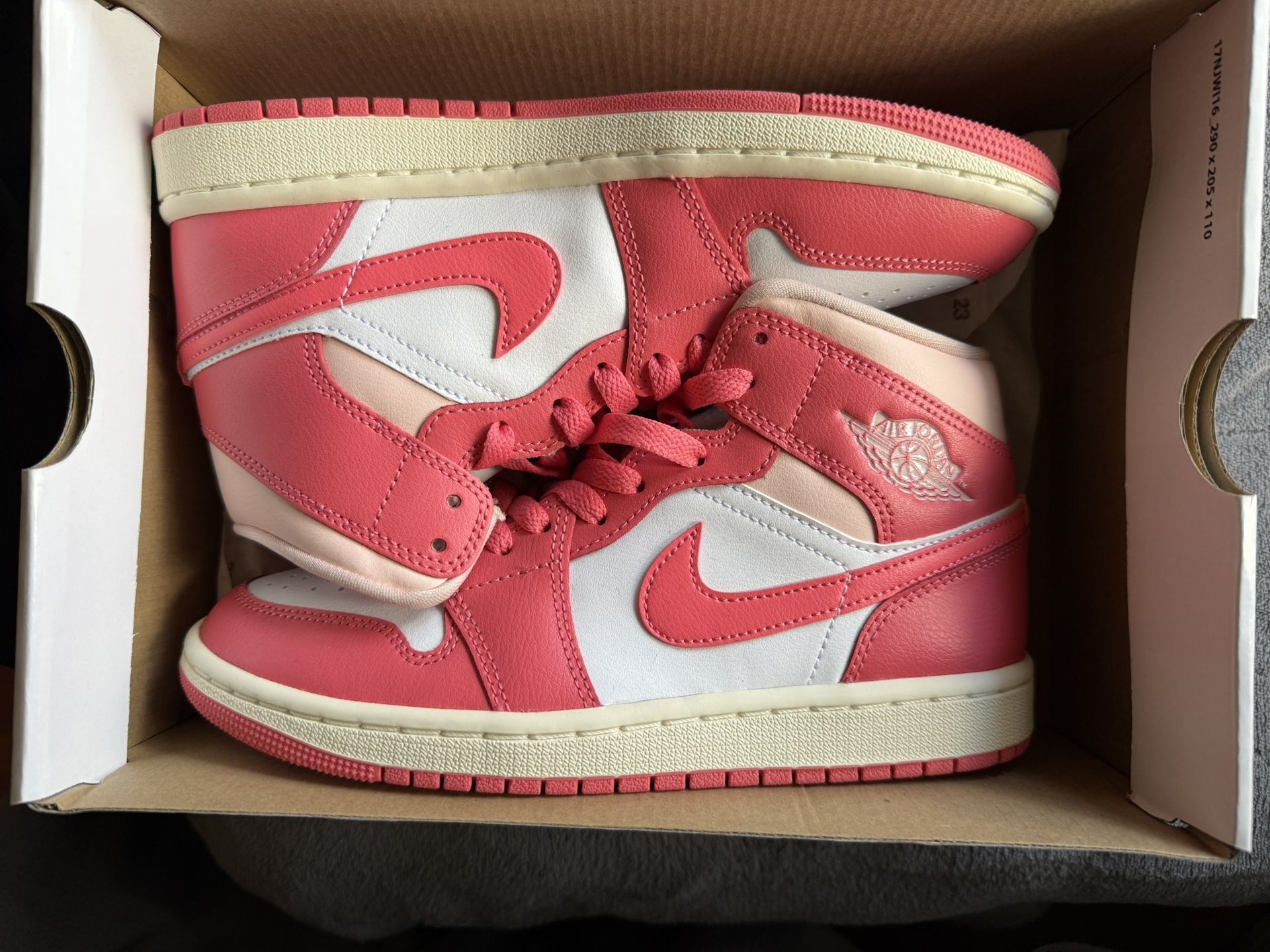 Air Jordan Retro 1 Women’s Sz 6.5 (DS)
