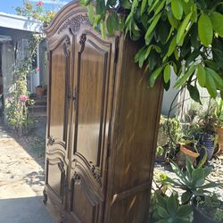 THOMASVILLE ARMOIRE FREE