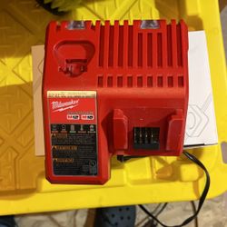 Milwaukee M18 M12 Charger