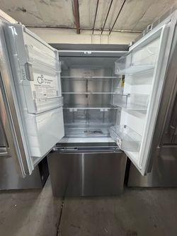 🔥 LG PREMIUM REFRIGERATOR | $4,000 RETAIL → NOW ONLY $1,350! 🔥 SAVE BIG!
