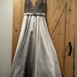 Prom Formal Dress Silver With Beading Size L - Chicas 