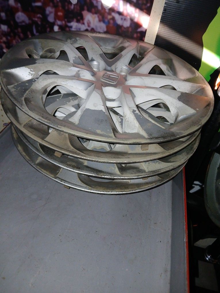 16" Honda Civic Hub Caps
