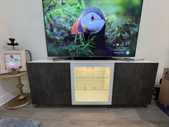 selling my tv stand!
