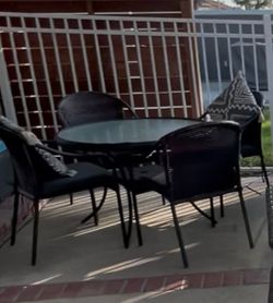 4 person outdoor table