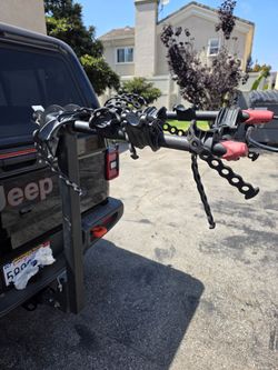 Folding heavy duty Yakima bike rack