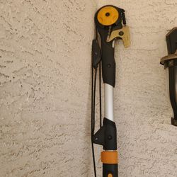 Fiskars 7-16 ft. Extendable 2-in-1 Pruner and Pole Saw