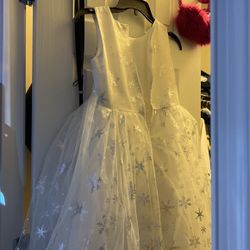 140 Fits 8-11 Years Like New 