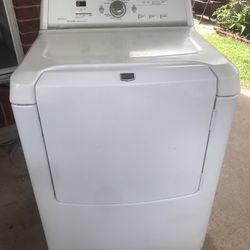 Maytag Brazos Series 300 Quiet Electric Dryer 