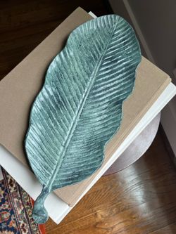 Metal Leaf Accent Tray ( firm on price )