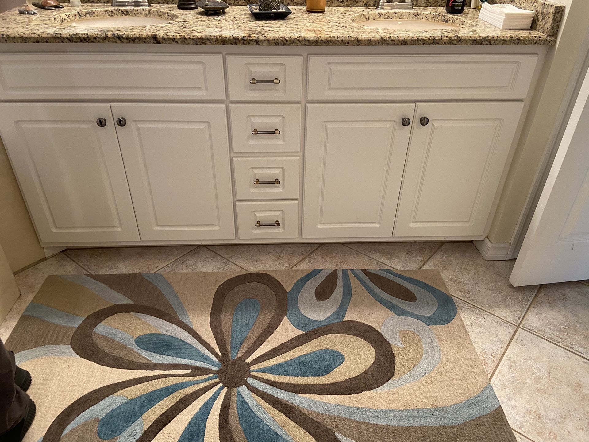 74” vanity with 3cm granite under mount sinks and faucets raise panels white in good conditions