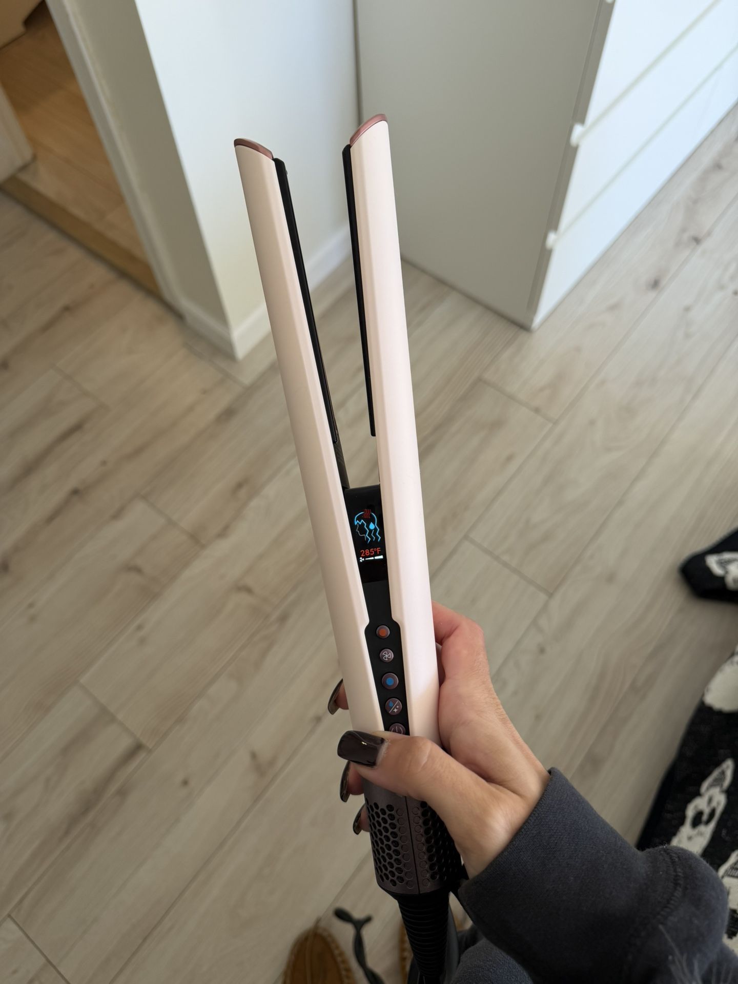 Dyson Airstrait- Great Condition!!