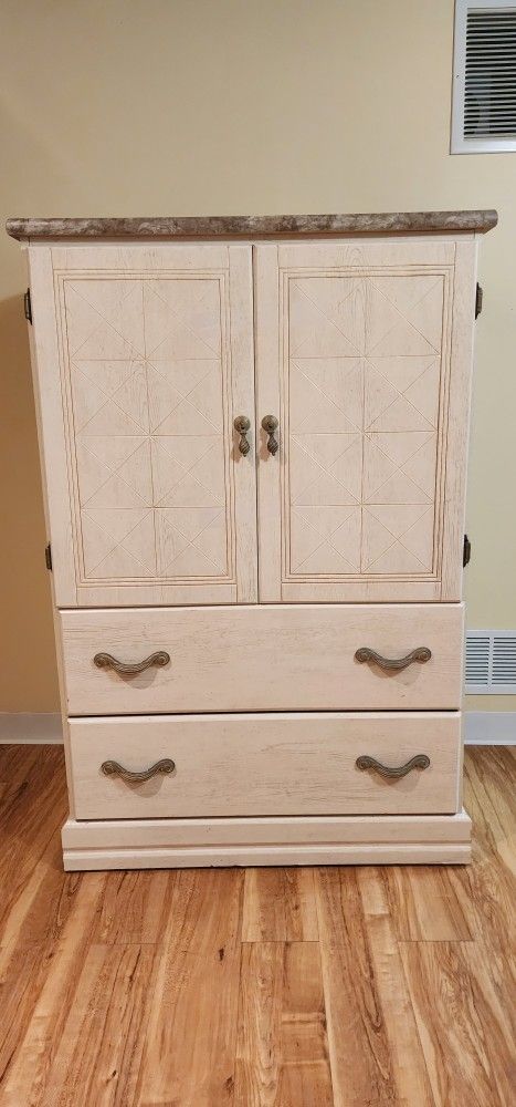 Armoire
