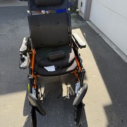 Electric wheelchair
