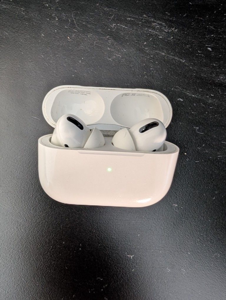 Airpods Pro 1st Generation with Wireless Charging 
