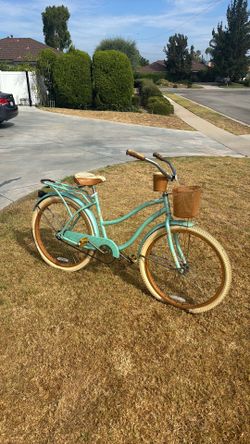 Huffy beach cruiser