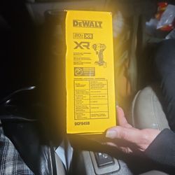Dewalt 20 V brushless.
In the box and