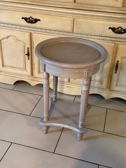Round Wood Accent Side Table