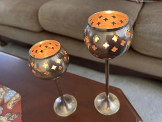 Set Of 2 Vintage Brass Tea Light Candle Holders. 