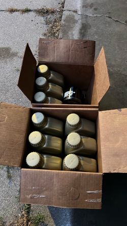 Motor Oil Quart Bottles Bundle with K&N Filter