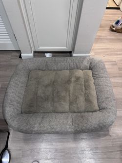 Kirkland Signature Large Bolster Dog Bed w/ Washable Zipper Cover (32” x 42”)