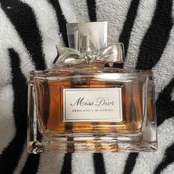 Miss Dior Perfume Absolutely Blooming
