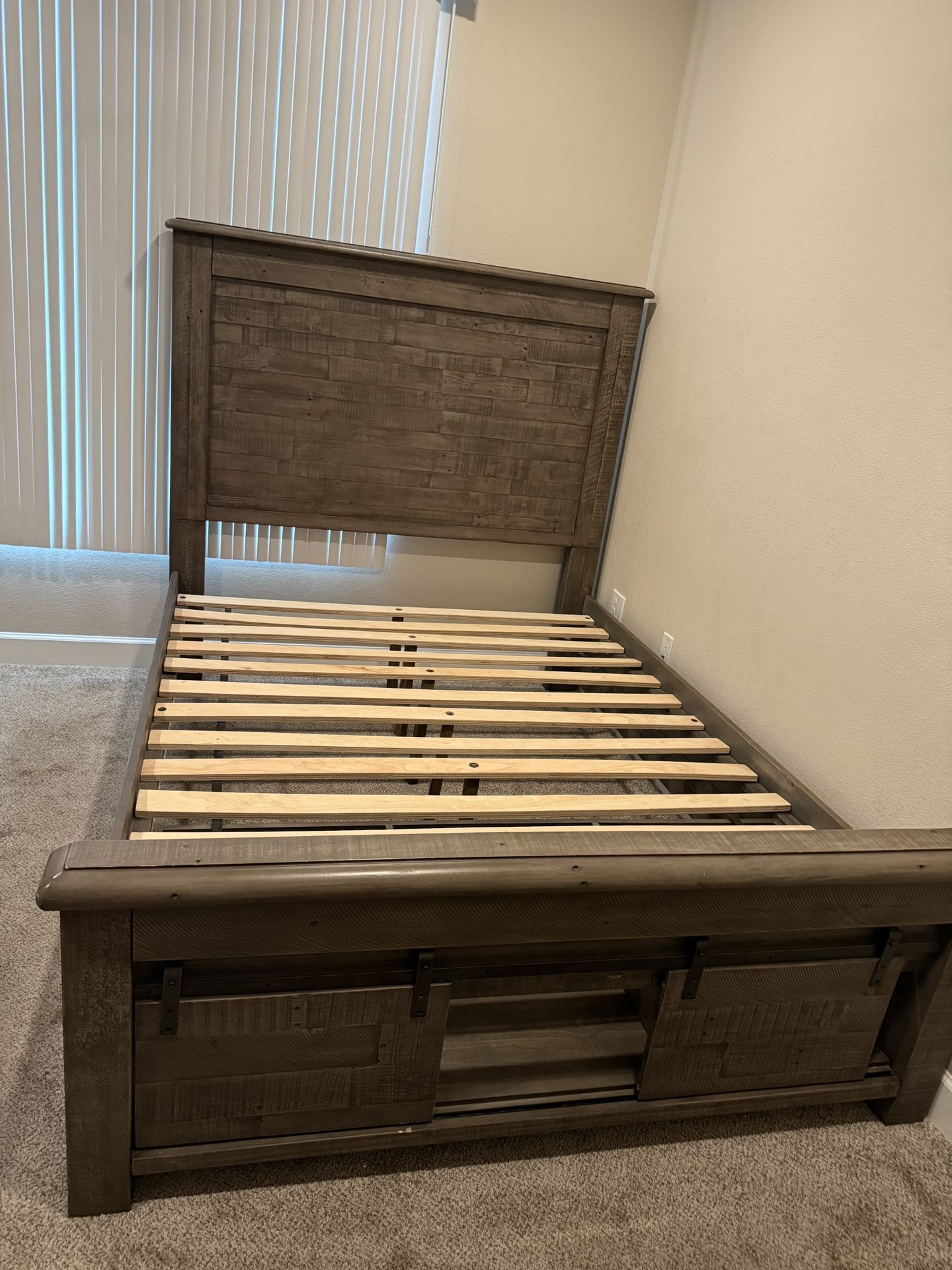 Queen Bed frame With Slats