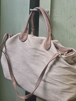Canvas bag with leather straps