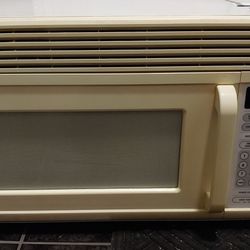 Microwave ( Magic Chef ) Stove top