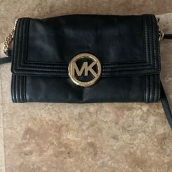 Over The Shoulder Wallet