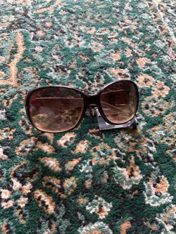 Black label 100%u. Protection sunglasses