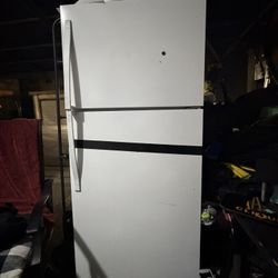 Used Clean Refrigerator 