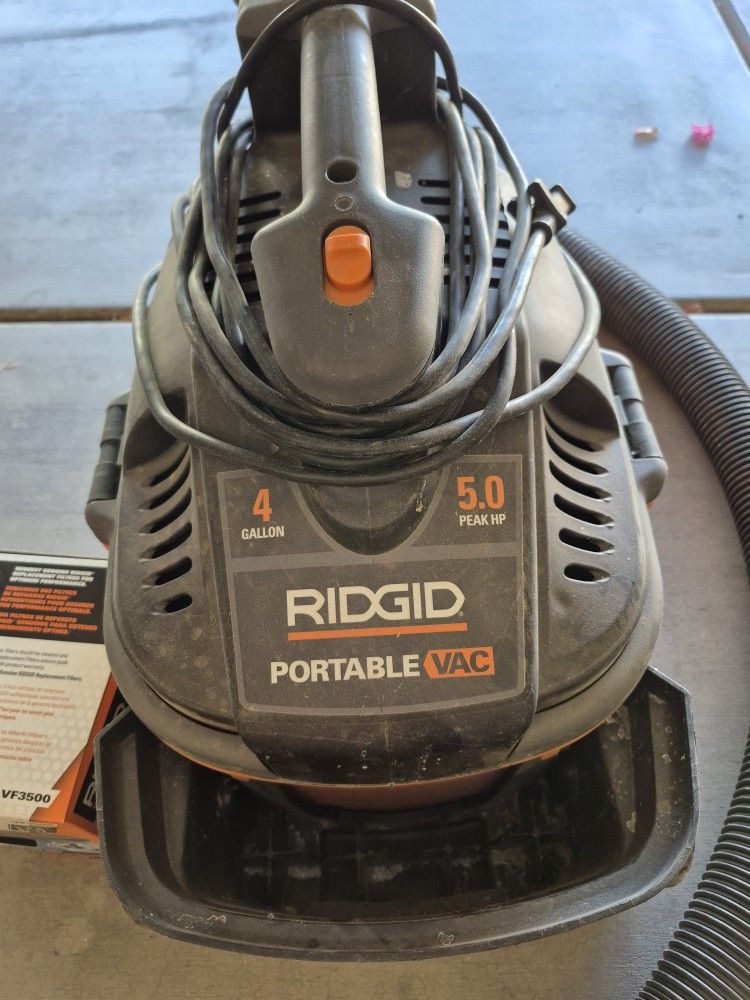 Used RIDGID Shop Vac