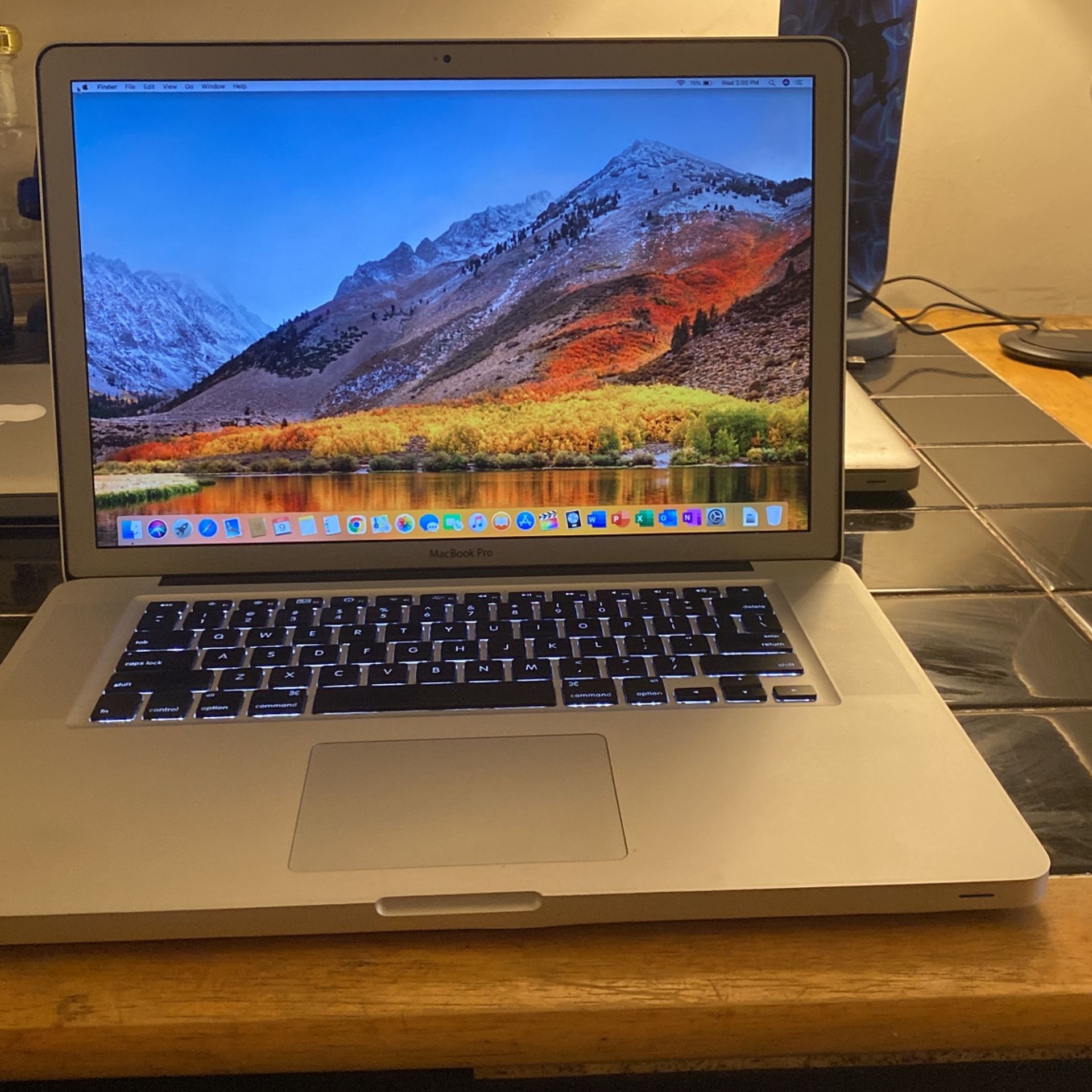 MacBook Pro 2010 8gb Ram 256 SSD i7