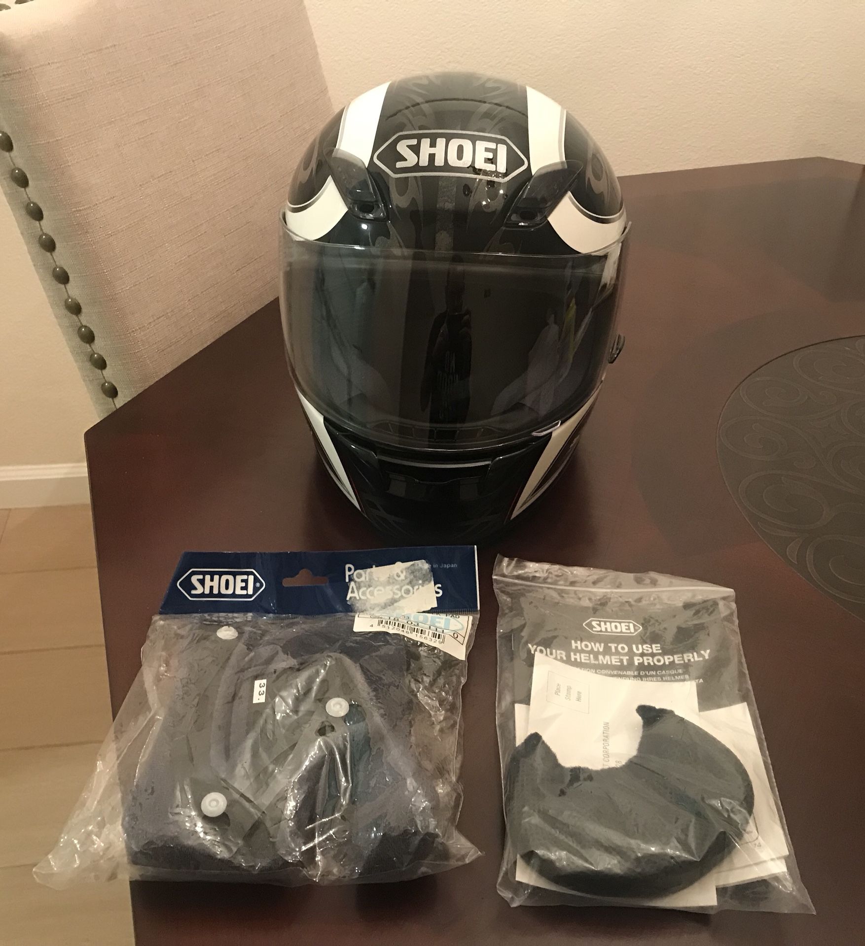 BRAND NEW Shoei RF-1000 Joust TC1 Racing Motorcycle Helmet Size M/L w/extra cheek pads
