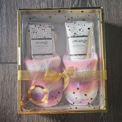 Orange Sandalwood Lotion And Foot Soak+ Slippers