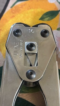 Uline Heavy Duty Hole Punch Tool