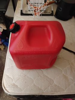 5 Gal Gas Can