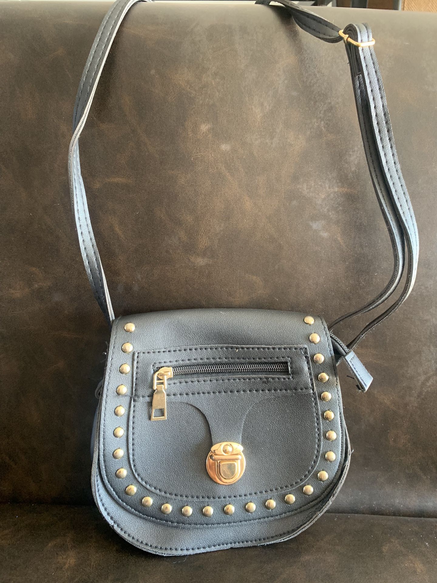 small black leather crossbody purse