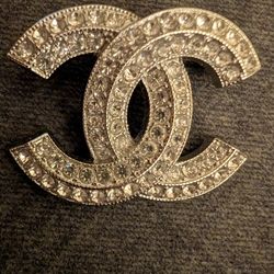 CC BROOCH SILVER & DIAMOND 