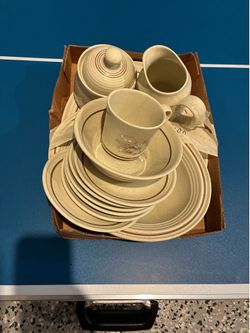Ceramic Dinnerware Set – Plates, Bowls, Mug, Creamer & Sugar