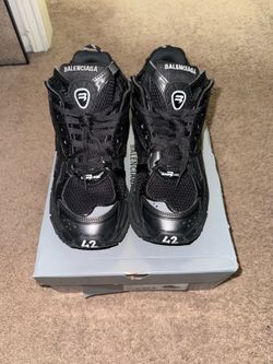Black balenci runners