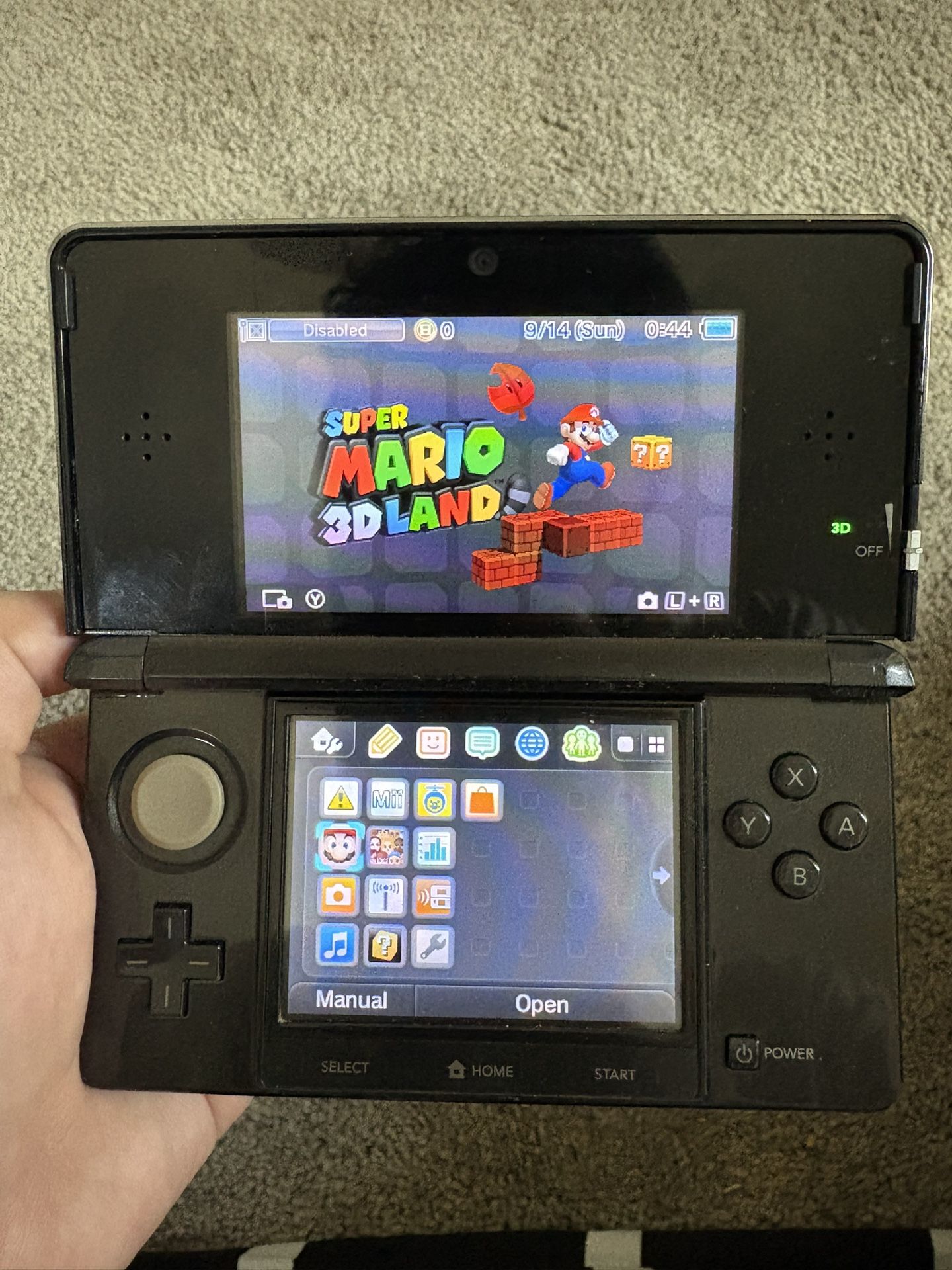 Black Nintendo 3ds