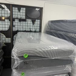 TWIN XL MEMORY FOAM MATTRESS & BOX SPRING BED SET